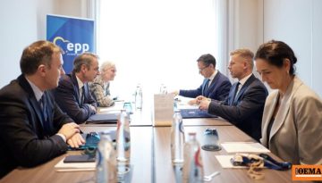 Συνάντηση Μητσοτάκη και του διαδόχου του Βίκτορ Όρμπαν στο περιθώριο της Συνόδου του ΕΛΚ