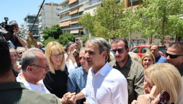Μητσοτάκης από Νέα Σμύρνη: «Να φορτίσετε μπαταρίες το καλοκαίρι, σας βλέπω σε ετοιμότητα, αυτό θέλουμε»