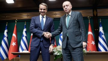 ΝΑΤΟ: Διερευνητικές επαφές για πιθανό τετ α τετ Μητσοτάκη-Ερντογάν στη Σύνοδο