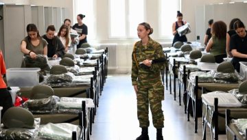 Μητσοτάκης για εθελοντική στράτευση γυναικών: «Ιστορική ημέρα για την πατρίδα»