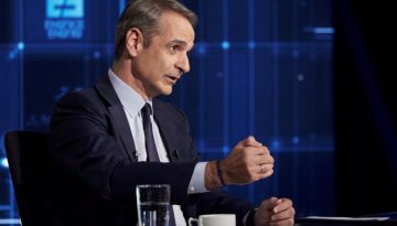 Μητσοτάκης για Τσίπρα: «Εσάς αν σας έπαιρναν τρεις φορές το δίπλωμα, θα μπορούσατε να οδηγήσετε αυτοκίνητο;» (Βίντεο)