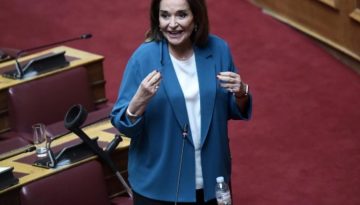Μπακογιάννη κατά Σαμαρά: «Ιστορικό λάθος η συμμετοχή στο δημοψήφισμα του 2015» | Lykavitos.gr