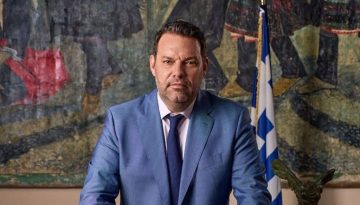 Ο Δήμαρχος Ρόδου καταγγέλλει ότι παρεμποδίστηκε από τη Μενδώνη η ομιλία του σε εγκαίνια μνημείου