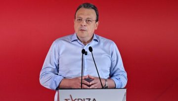 Ο Φάμελλος δείχνει προς την ΕΛ.Α.Σ. και ο Πολάκης ρωτά αν «θα υπάρχει ΣΥΡΙΖΑ ή όχι;»