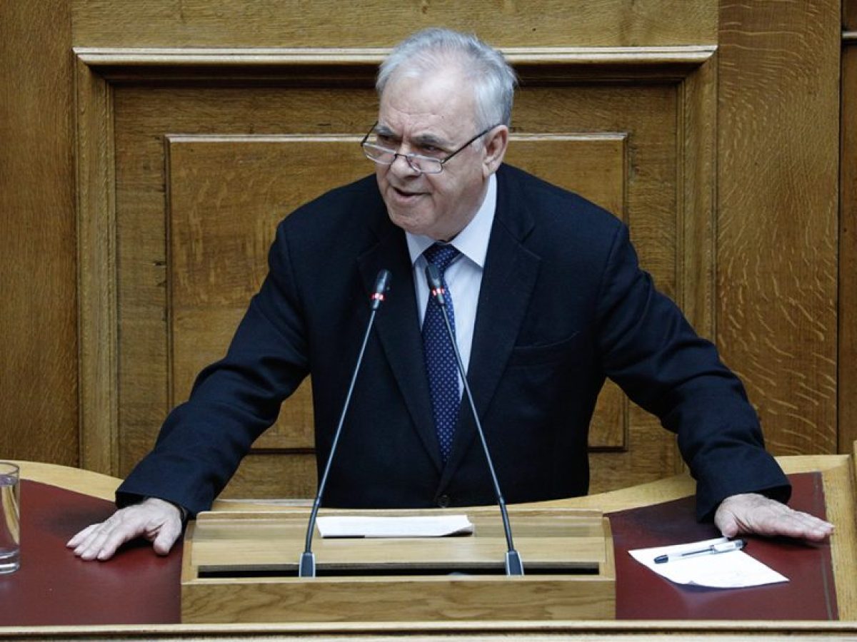Ο Γιάννης Δραγασάκης παίρνει την έδρα της Έφης Αχτσιόγλου
