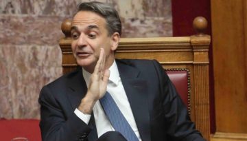 Ο Μητσοτάκης θέλει να κάνει Σύνταγμα το πρόγραμμα της ΝΔ