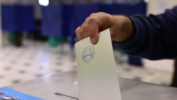 Ο νέος πολιτικός χάρτης μετά τα κόμματα Καρυστιανού και Τσίπρα – Τι ανησυχεί τη ΝΔ