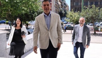 Ο Αλέξης «τραγουδάει»… Μαζωνάκη στον Φάμελλο
