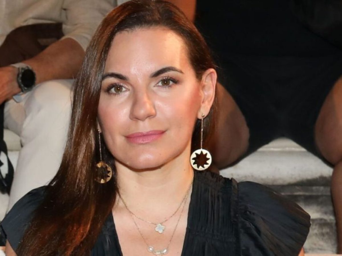 &Eta; Ό&lambda;&gamma;&alpha; &Kappa;&epsilon;&phi;&alpha;&lambda;&omicron;&gamma;&iota;ά&nu;&nu;&eta; &delta;ά&kappa;&rho;&upsilon;&sigma;&epsilon; on air &mu;&iota;&lambda;ώ&nu;&tau;&alpha;&sigmaf; &gamma;&iota;&alpha; &tau;&eta; &mu;&eta;&tau;έ&rho;&alpha; &tau;&eta;&sigmaf; &ndash; Ό&sigma;&alpha; &epsilon;ί&pi;&epsilon; &gamma;&iota;&alpha; &tau;&alpha; &pi;&alpha;&iota;&delta;&iota;ά &tau;&eta;&sigmaf; &kappa;&alpha;&iota; &tau;&omicron; &delta;&iota;&alpha;&zeta;ύ&gamma;&iota;&omicron;