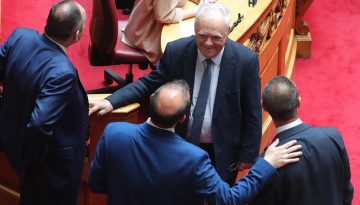 Ορκίστηκε ο Γ. Δραγασάκης καταλαμβάνοντας την έδρα της Έ. Αχτσιόγλου – Αναμένεται επιστολή ανεξαρτητοποίησης