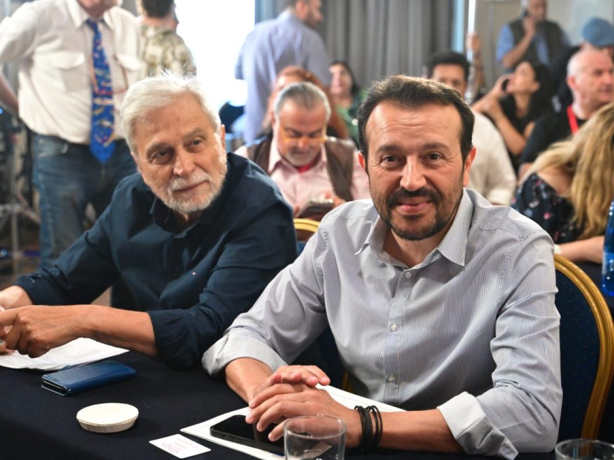 &Pi;&alpha;&pi;&pi;ά&sigmaf;: &Omicron; &Sigma;&Upsilon;&Rho;&Iota;&Zeta;&Alpha; &delta;&epsilon;&nu; &alpha;&upsilon;&tau;&omicron;&delta;&iota;&alpha;&lambda;ύ&epsilon;&tau;&alpha;&iota;, &eta; &pi;&epsilon;&rho;&iota;&omicron;&upsilon;&sigma;ί&alpha; &tau;&omicron;&upsilon; &delta;&epsilon;&nu; &epsilon;&kappa;&pi;&omicron;&iota;&epsilon;ί&tau;&alpha;&iota;