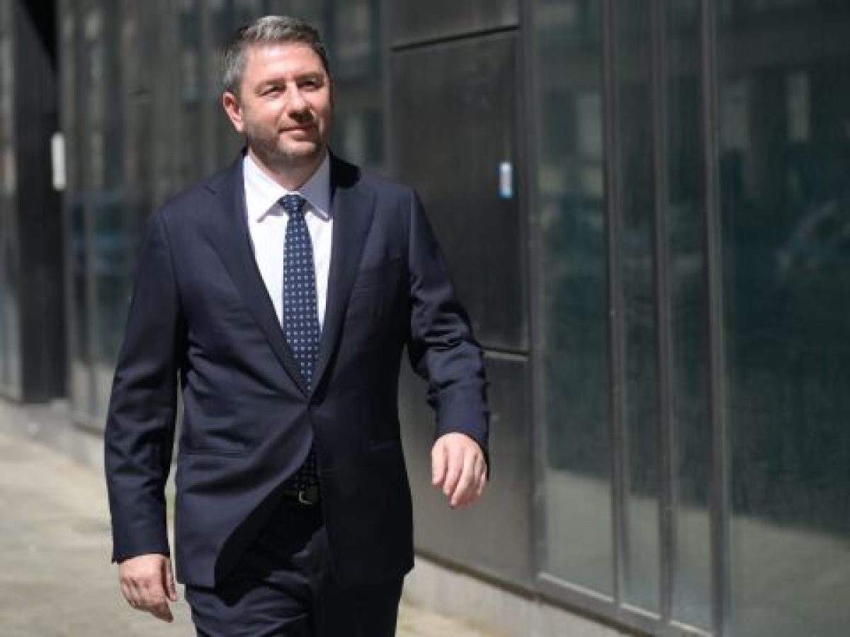 Κυβερνητικές πηγές: “Το ΠΑΣΟΚ του Ανδρουλάκη κατεβαίνει με όλο και μεγαλύτερη ταχύτητα τα σκαλοπάτια της απελπισίας και της παρακμής”