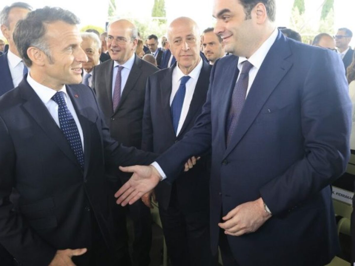 &Pi;&iota;&epsilon;&rho;&rho;&alpha;&kappa;ά&kappa;&eta;&sigmaf; &ndash; &Mu;&alpha;&kappa;&rho;ό&nu; &sigma;&tau;&omicron; &Epsilon;&lambda;&iota;&zeta;έ: &Sigma;&tau;&omicron; &epsilon;&pi;ί&kappa;&epsilon;&nu;&tau;&rho;&omicron; &alpha;&nu;&tau;&alpha;&gamma;&omega;&nu;&iota;&sigma;&tau;&iota;&kappa;ό&tau;&eta;&tau;&alpha;, ά&mu;&upsilon;&nu;&alpha; &kappa;&alpha;&iota; &epsilon;&pi;&epsilon;&nu;&delta;ύ&sigma;&epsilon;&iota;&sigmaf;