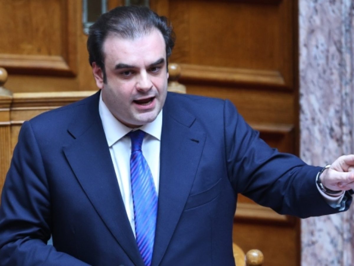 Το «καρφί» Πιερρακάκη σε Ανδρουλάκη: Στον ανταγωνισμό σου με τον Τσίπρα, είσαι έτοιμος να εισβάλλεις στο Νομισματοκοπείο