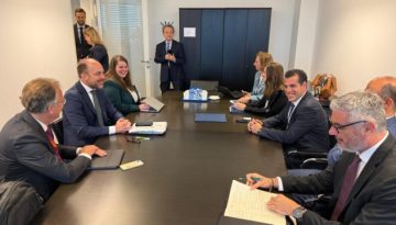 Πλεύρης από Λουξεμβούργο: Πρόταση κατάργησης προστασίας για μετανάστες σε στρατεύσιμη ηλικία που μπαίνουν παράνομα στην Ε