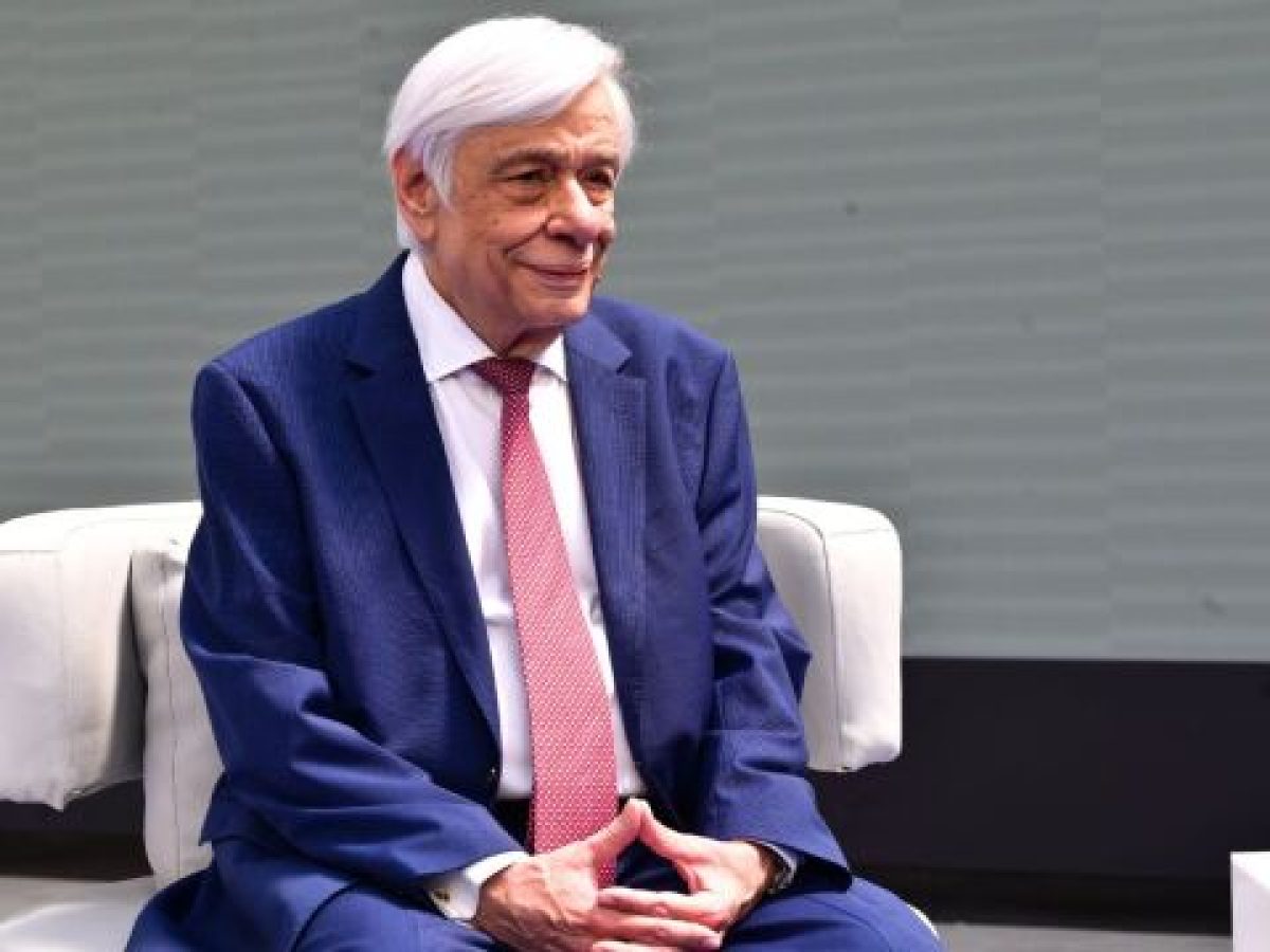 Η άγνωστη πλευρά του Προκόπη Παυλόπουλου: Κυκλοφόρησε η πρώτη του ποιητική συλλογή – Έχει τίτλο “Σταλακτίτες” (Εικόνα)