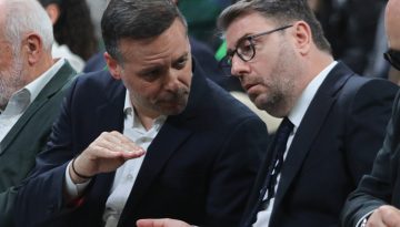 ΠΑΣΟΚ: Καμπανάκι Ανδρουλάκη προς Δούκα για την αυτόνομη πορεία – Στην Δραπετσώνα αύριο με νέους