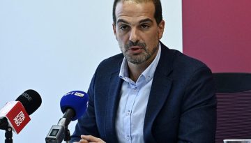 Σακελλαρίδης κατά Τσίπρα: «Θέλουν διάλυση των κομμάτων και απορρόφηση στελεχών»