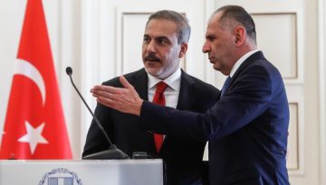 Συνάντηση Γεραπετρίτη – Φιντάν: Το μήνυμα του Έλληνα ΥΠΕΞ για την «Γαλάζια Πατρίδα»