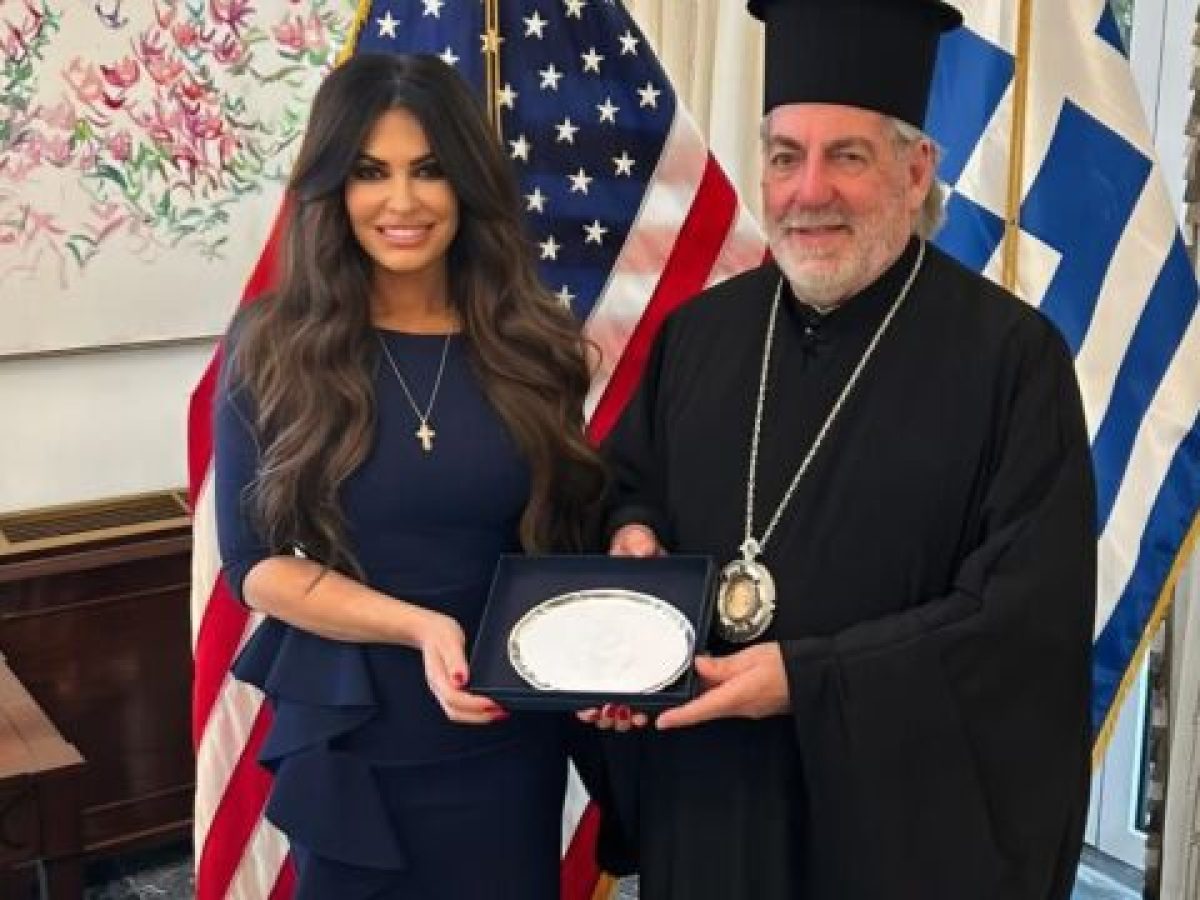 &Sigma;&upsilon;&nu;ά&nu;&tau;&eta;&sigma;&eta; &Gamma;&kappa;ί&lambda;&phi;&omicron;ϊ&lambda; &mu;&epsilon; &Alpha;&rho;&chi;&iota;&epsilon;&pi;ί&sigma;&kappa;&omicron;&pi;&omicron; &Theta;&upsilon;&alpha;&tau;&epsilon;ί&rho;&omega;&nu; &kappa;&alpha;&iota; &Mu;&epsilon;&gamma;ά&lambda;&eta;&sigmaf; &Beta;&rho;&epsilon;&tau;&alpha;&nu;ί&alpha;&sigmaf;: &ldquo;&Beta;&alpha;&theta;&iota;&omicron;ί &omicron;&iota; &delta;&epsilon;&sigma;&mu;&omicron;ί &pi;ί&sigma;&tau;&eta;&sigmaf; &Eta;&Pi;&Alpha; &kappa;&alpha;&iota; &Epsilon;&lambda;&lambda;&eta;&nu;&iota;&kappa;ή&sigmaf; &Omicron;&rho;&theta;ό&delta;&omicron;&xi;&eta;&sigmaf; &Epsilon;&kappa;&kappa;&lambda;&eta;&sigma;ί&alpha;&sigmaf;&rdquo; (&Epsilon;&iota;&kappa;ό&nu;&epsilon;&sigmaf;)