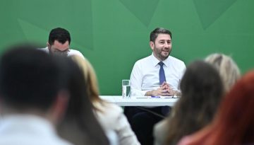Συνεδρίαση Πολιτικού Συμβουλίου ΠΑΣΟΚ στη σκιά των δημοσκοπήσεων και του «ανοίγματος» Δούκα σε συνεργασία με τον Τσίπρα