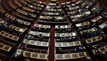 Συνταγματική αναθεώρηση: Κατέθεσε τις προτάσεις της η ΝΔ – Προσπάθεια αναδρομικής νομιμοποίησης για ποινική δίωξη υπουργώ