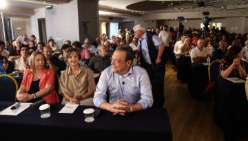 ΣΥΡΙΖΑ: Στήριξη στον Τσίπρα, στον αέρα η συμπόρευση – με το όπλο παρά πόδα οι «αποσυνάγωγοι»