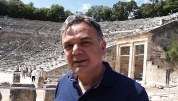 Σκάνδαλο Πολεοδομιών: Ποια είναι η υπάλληλος που σχετίζεται με την παραίτηση Διδασκάλου