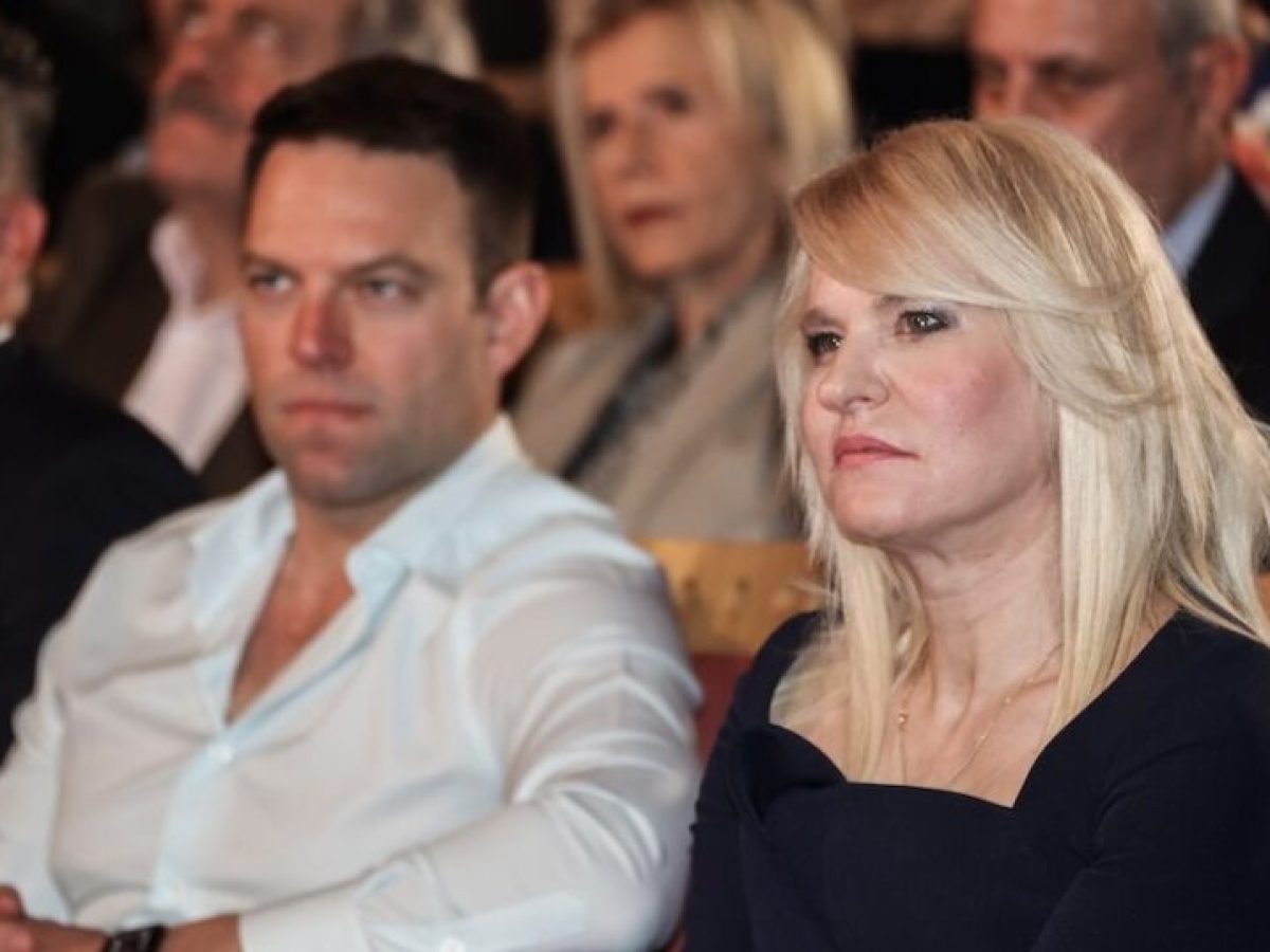 &Sigma;&tau;έ&phi;&alpha;&nu;&omicron;&sigmaf; &Kappa;&alpha;&sigma;&sigma;&epsilon;&lambda;ά&kappa;&eta;&sigmaf;: &laquo;&Epsilon;&gamma;ώ &zeta;ή&tau;&eta;&sigma;&alpha; &tau;&eta;&nu; &pi;&alpha;&rho;&alpha;ί&tau;&eta;&sigma;&eta; &tau;&eta;&sigmaf; &Tau;&zeta;ά&kappa;&rho;&eta;&raquo;