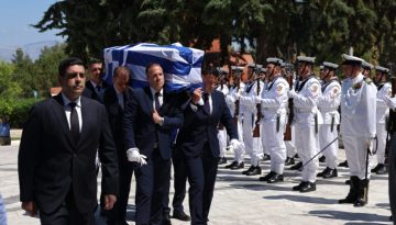 Στην κηδεία Σουφλιά ο Πρωθυπουργός