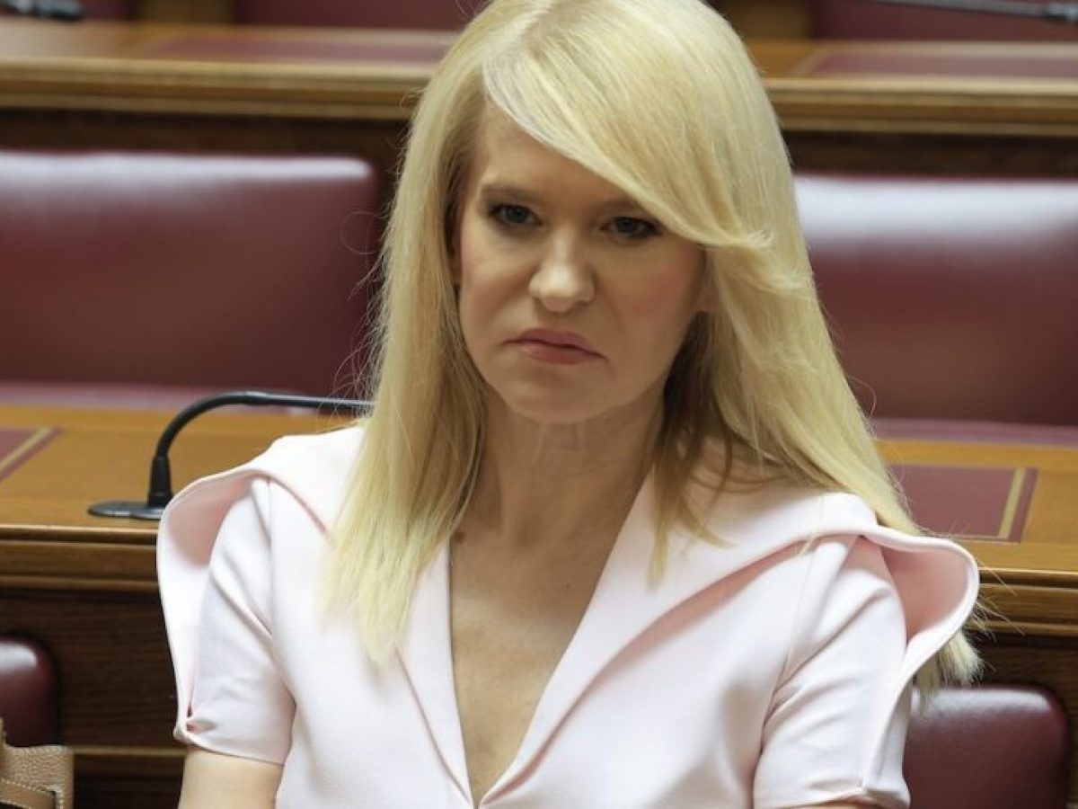 &Theta;&epsilon;&omicron;&delta;ώ&rho;&alpha; &Tau;&zeta;ά&kappa;&rho;&eta;: &Pi;&alpha;&rho;&alpha;&iota;&tau;ή&theta;&eta;&kappa;&epsilon; &alpha;&pi;ό &tau;&omicron; &kappa;ό&mu;&mu;&alpha; &tau;&omicron;&upsilon; &Sigma;&tau;έ&phi;&alpha;&nu;&omicron;&upsilon; &Kappa;&alpha;&sigma;&sigma;&epsilon;&lambda;ά&kappa;&eta;