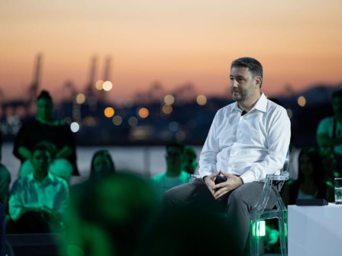 &Theta;&epsilon;&rho;&mu;ή &upsilon;&pi;&omicron;&delta;&omicron;&chi;ή &tau;&omicron;&upsilon; &Nu;ί&kappa;&omicron;&upsilon; &Alpha;&nu;&delta;&rho;&omicron;&upsilon;&lambda;ά&kappa;&eta;, &alpha;&pi;ό &tau;&eta; &nu;&epsilon;&omicron;&lambda;&alpha;ί&alpha; &sigma;&tau;&alpha; &laquo;&Lambda;&iota;&pi;ά&sigma;&mu;&alpha;&tau;&alpha;&raquo; &sigma;&tau;&eta; &Delta;&rho;&alpha;&pi;&epsilon;&tau;&sigma;ώ&nu;&alpha;