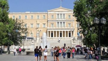 Τον Σεπτέμβριο ο «λογαριασμός» για τα νέα κόμματα