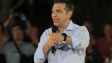 Σκέψεις Τσίπρα για αλλαγές στο επικοινωνιακό επιτελείο του κόμματος με το βλέμμα στραμμένο στις πολιτικές εξελίξεις