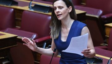 Αχτσιόγλου: “Αποχωρήσαμε γιατί υπήρχε στρατηγική διαφωνία” – Ανοιχτό ενδεχόμενο συμπόρευσης με την ΕΛΑΣ