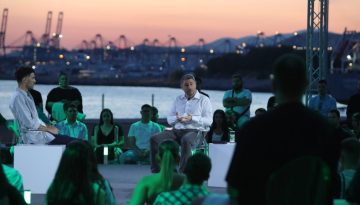 Ανδρουλάκης: Καθολική δωρεάν πρόσβαση για όλους τους νέους έως 24 ετών σε όλα τα μέσα μαζικής μεταφοράς σε Αττική και Θεσ