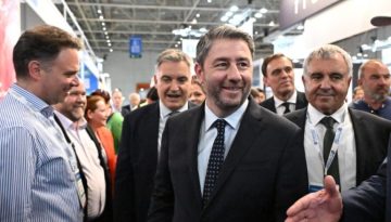 Ανδρουλάκης στα Ποσειδώνια: Να γίνει ξανά ελκυστική η ελληνική σημαία στη ναυτιλία