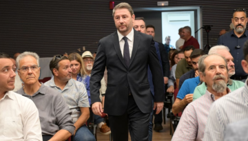 Ανδρουλάκης: Το ΠΑΣΟΚ δεσμεύεται για κατά προτεραιότητα όρους σύνδεσης στο ενεργειακό δίκτυο σε παραγωγούς και δήμους