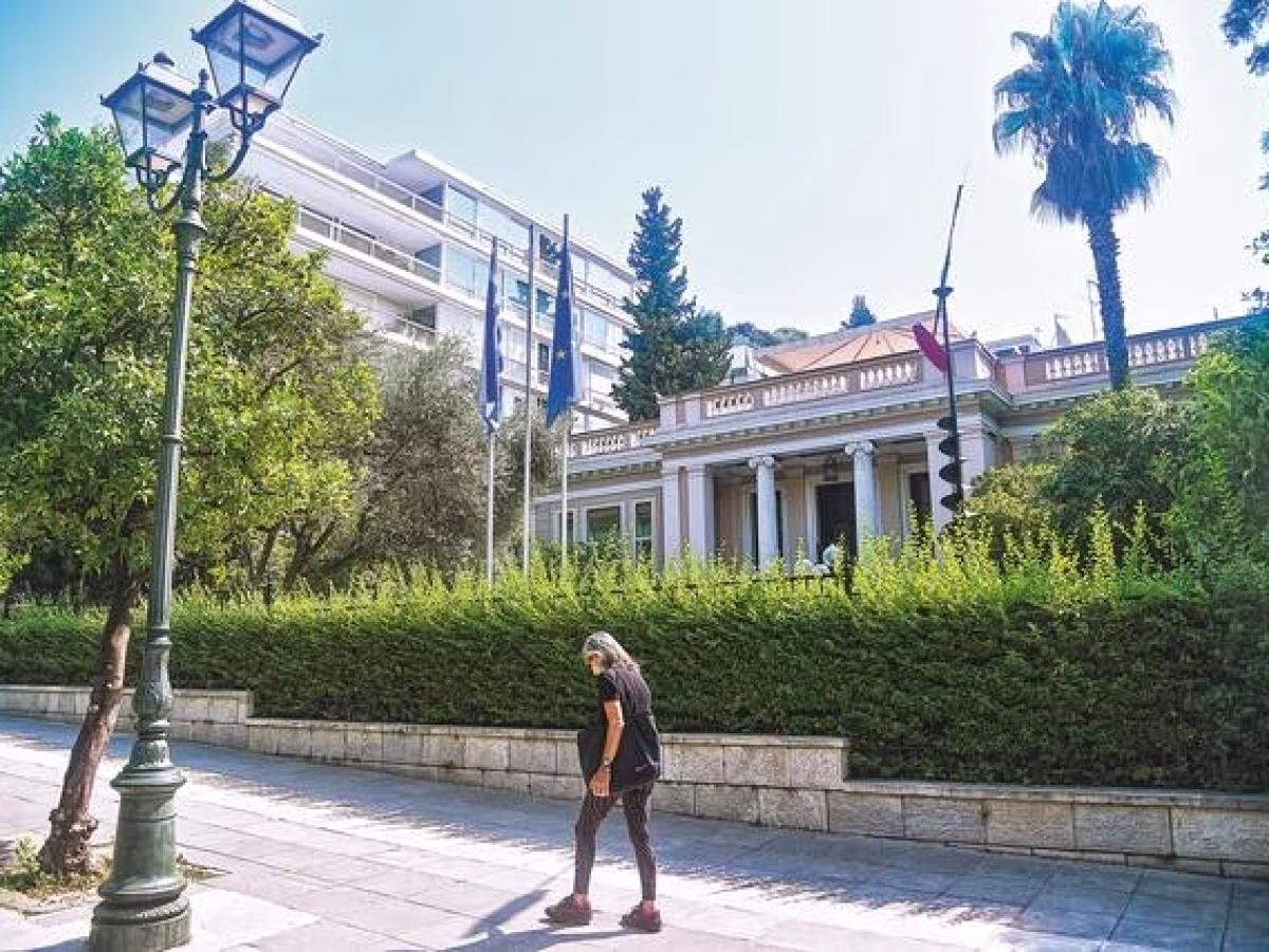 «Οι ελληνικές αρχές λένε ανοησίες, εμείς ένα email στείλαμε»: Ο Ρώσος φαρσέρ αδειάζει το Μαξίμου – ΤΑ ΝΕΑ