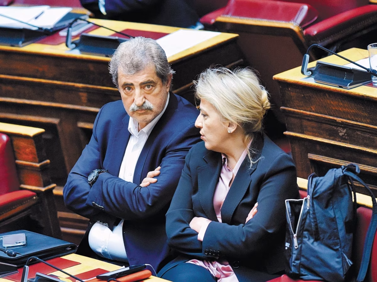 Τελευταίος χορός στην Κουμουνδούρου – ΤΑ ΝΕΑ