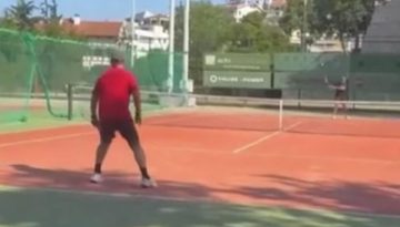 Άδωνις και Στέφανος (ξανά) μαζί για… τένις (βίντεο)