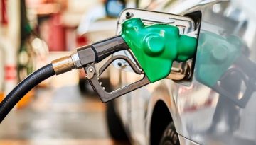 Στις αντλίες των πρατηρίων η κυβέρνηση «αναστενάζει»