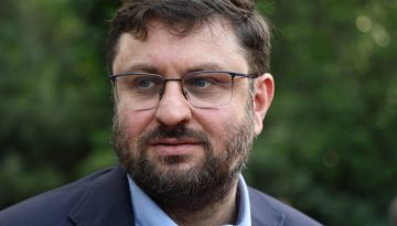 Ζαχαριάδης σε Μωραΐτη: «Μη χρησιμοποιείς το όνομά μου»