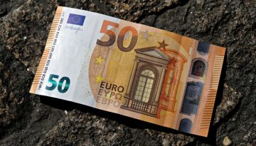 Ιδιωτικό χρέος: Ανοίγει ο δρόμος στον εξωδικαστικό για οφειλέτες από 5.000 ευρώ – «Θετική αλλά περιορισμένη αλλαγή», τονίζει η ΕΛ.Α.Σ. – The Press Project – Ειδήσεις, Αναλύσεις, Ραδιόφωνο, Τηλεόραση
