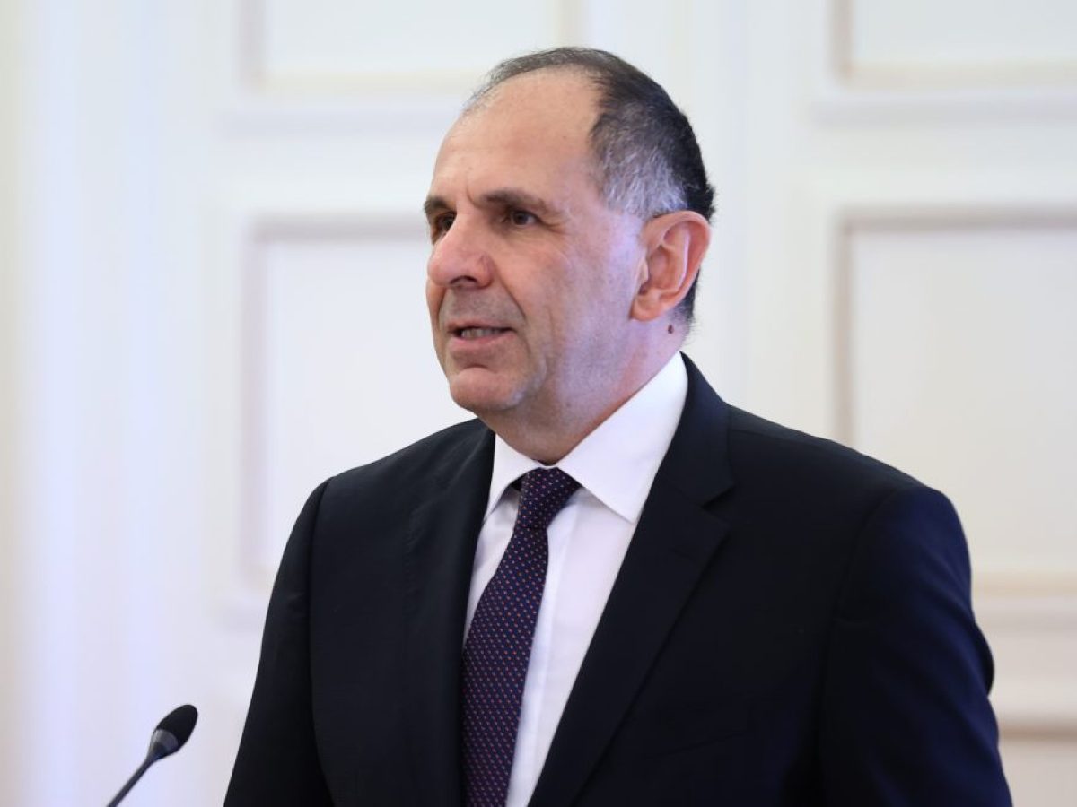Γεραπετρίτης: «Η Ελλάδα δεν είναι θεατής, αλλά πρωταγωνιστής» – Μήνυμα στην Τουρκία για το casus belli και αιχμές κατά Σαμαρά – ΤΑ ΝΕΑ