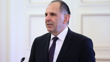 Γεραπετρίτης: «Η Ελλάδα δεν είναι θεατής, αλλά πρωταγωνιστής» – Μήνυμα στην Τουρκία για το casus belli και αιχμές κατά Σαμαρά – ΤΑ ΝΕΑ