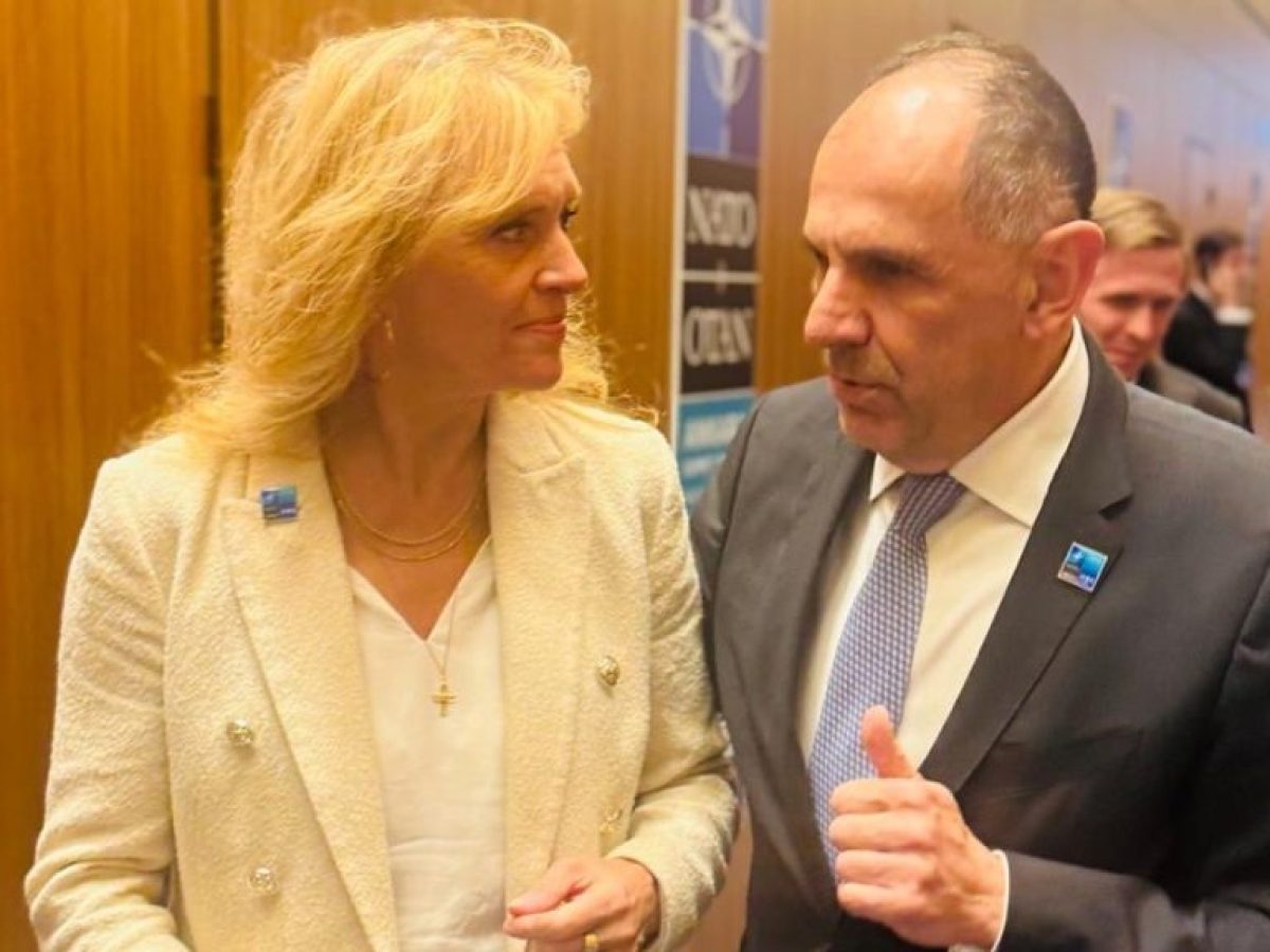 &Sigma;&upsilon;&nu;ά&nu;&tau;&eta;&sigma;&eta; &Gamma;&epsilon;&rho;&alpha;&pi;&epsilon;&tau;&rho;ί&tau;&eta; &mu;&epsilon; &tau;&eta;&nu; &Upsilon;&Pi;&Epsilon;&Xi; &tau;&eta;&sigmaf; &Iota;&sigma;&lambda;&alpha;&nu;&delta;ί&alpha;&sigmaf; &sigma;&tau;&omicron; &pi;&epsilon;&rho;&iota;&theta;ώ&rho;&iota;&omicron; &tau;&eta;&sigmaf; &Sigma;&upsilon;&nu;ό&delta;&omicron;&upsilon; &tau;&omicron;&upsilon; &Nu;&Alpha;&Tau;&Omicron;