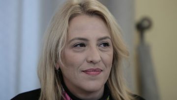 Δούρου: «Η κυβέρνηση επιχειρεί να προσαρμόσει το Σύνταγμα στις πολιτικές της σκοπιμότητες» – The Press Project – Ειδήσεις, Αναλύσεις, Ραδιόφωνο, Τηλεόραση