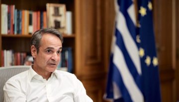 Κυριάκος Μητσοτάκης: Έφτασε στη Θεσσαλονίκη το πρώτο από τα 25 νέα υβριδικά τρένα