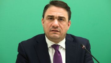 Κώστας Τσουκαλάς: “Ο κύριος Μητσοτάκης είναι ένας βαθιά αποτυχημένος πρωθυπουργός” – “Πάει ανάποδα τη χώρα”